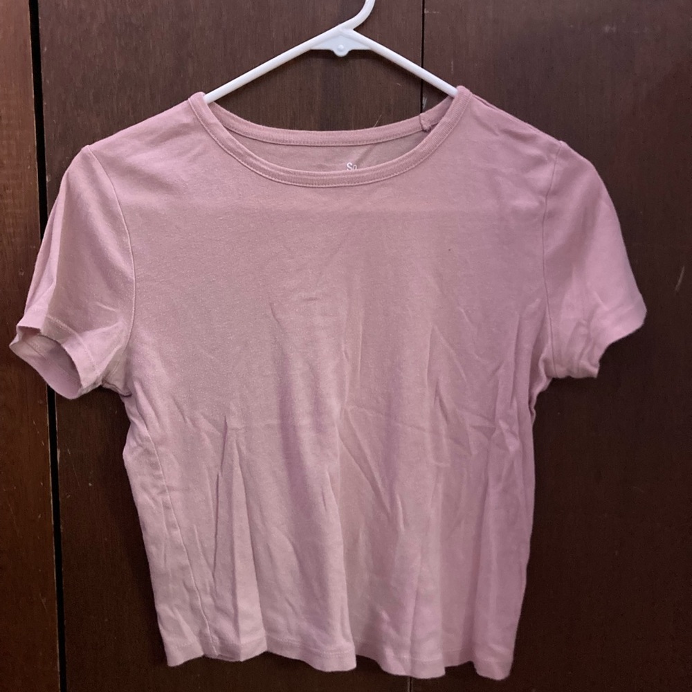 Pink cropped shirt